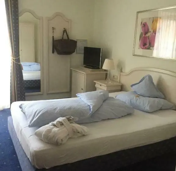 اتاق استاندارد یک تخته با بالکن, Boutique Hotel Ballguthof Am Golfplatz