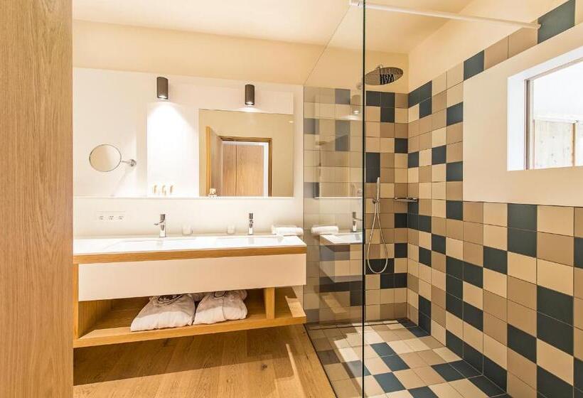 Suite with Terrace, Boutique Hotel Ballguthof Am Golfplatz