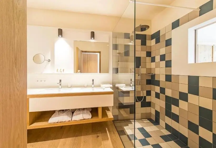 Suite with Terrace, Boutique Hotel Ballguthof Am Golfplatz