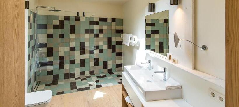 جناح مزود بتراس, Boutique Hotel Ballguthof Am Golfplatz