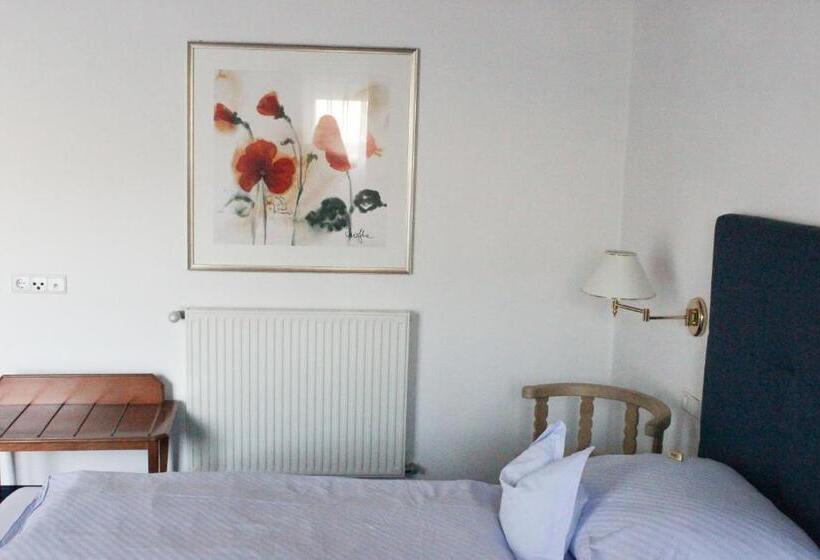 سوئیت جونیور با چشم‌انداز باغ, Boutique Hotel Ballguthof Am Golfplatz