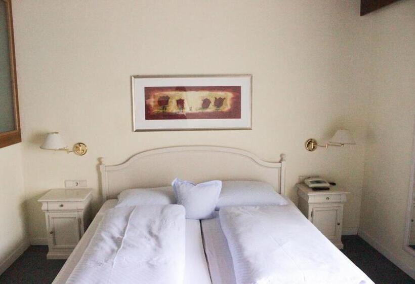 اتاق استاندارد با چشم‌انداز باغ, Boutique Hotel Ballguthof Am Golfplatz