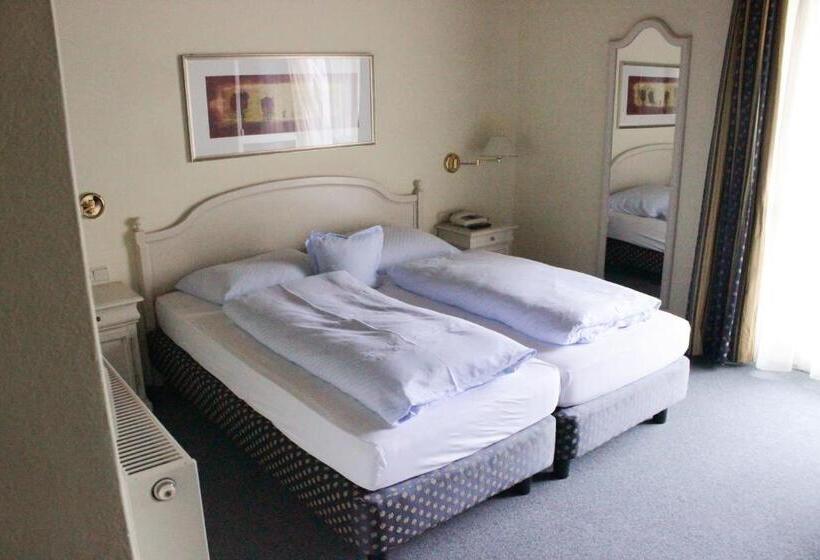 غرفة قياسية مطلّة علي الحديقة, Boutique Hotel Ballguthof Am Golfplatz