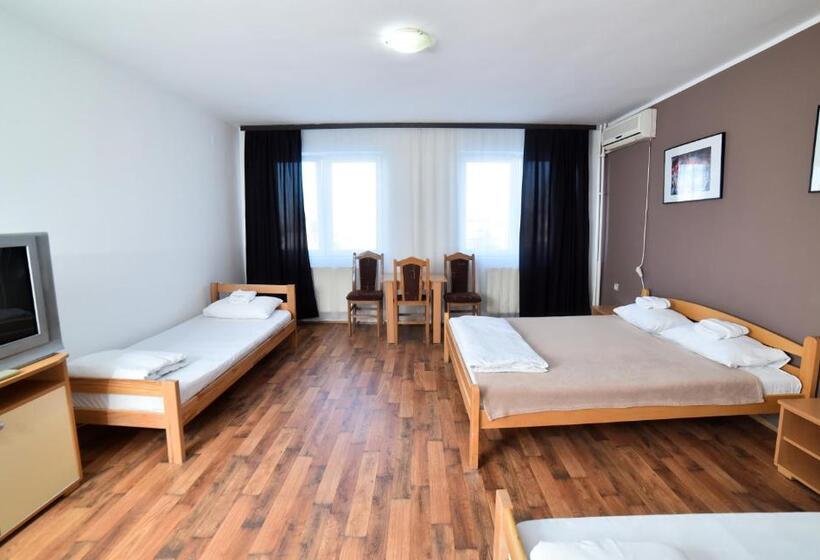 اتاق استاندارد سه نفره, Milkaza