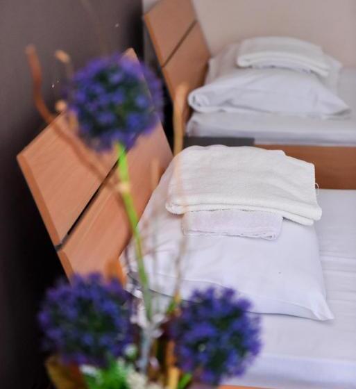 اتاق استاندارد چهار تخته, Milkaza