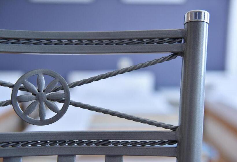 اتاق استاندارد چهار تخته, Milkaza