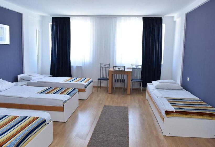 اتاق استاندارد چهار تخته, Milkaza