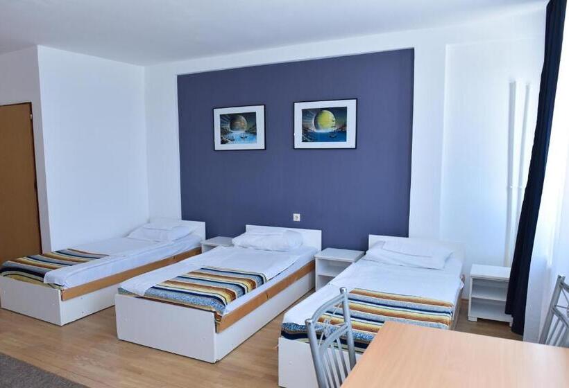 اتاق استاندارد چهار تخته, Milkaza