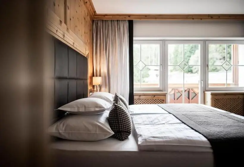 ガーデンビューデラックスルーム, Alpine Spa Resort Viktoria