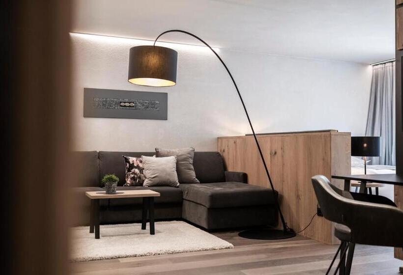 带阳台的豪华间, Alpine Spa Resort Viktoria