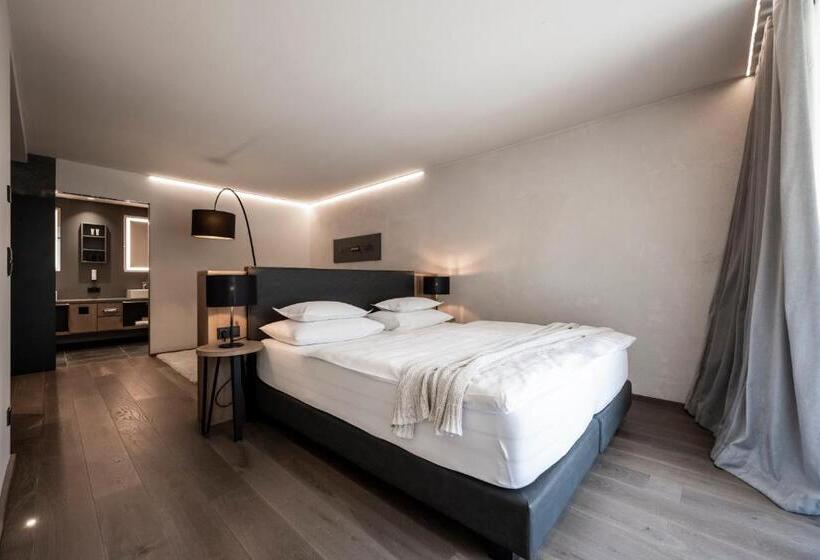 带阳台的豪华间, Alpine Spa Resort Viktoria