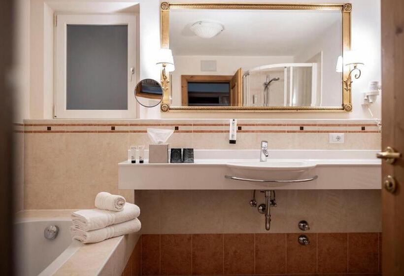 标准间带阳台, Alpine Spa Resort Viktoria