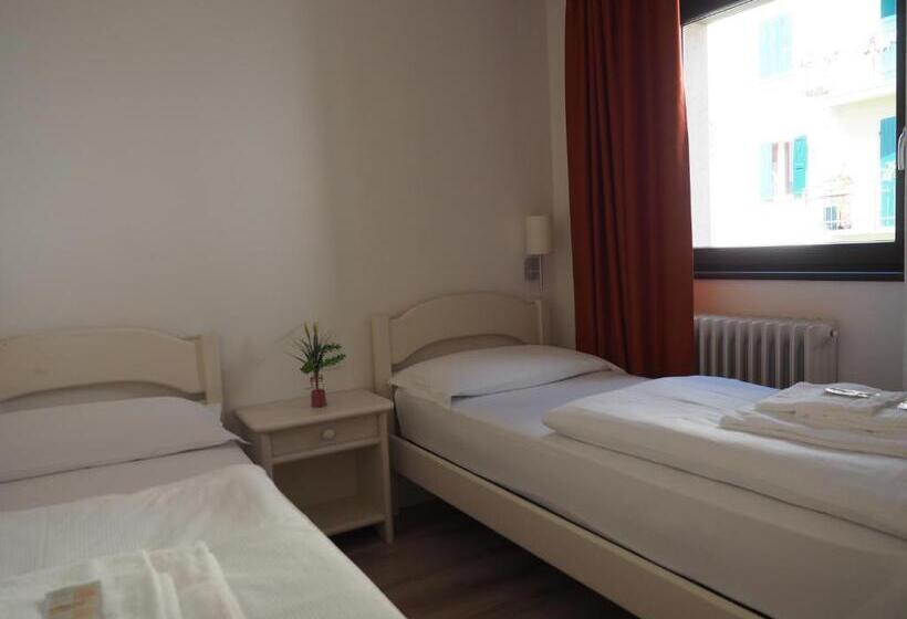 חדר משפחתי קלאסי, B&b Francolini