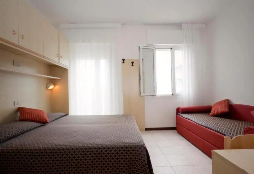 3-Bett-Standardzimmer, Erika