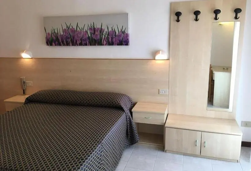 3-Bett-Standardzimmer, Erika