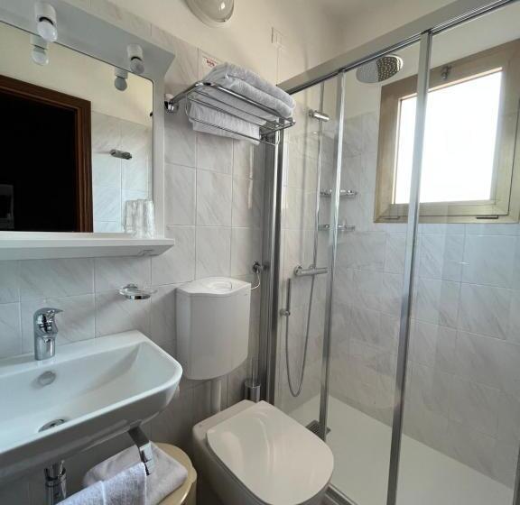 Номер Стандарт Вид на Море с Балконом, Erika