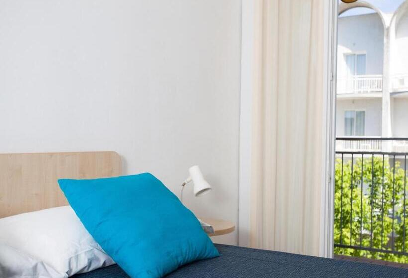 חדר סטנדרט לשלושה עם מרפסת, Esedra