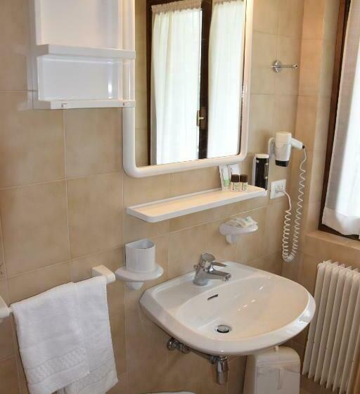 חדר סטנדרט יחיד, Ferrari