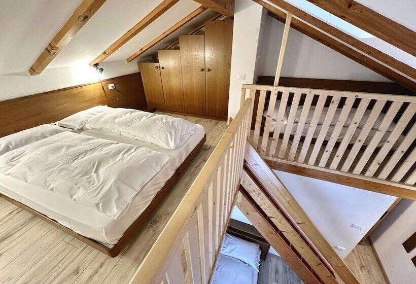 חדר סטנדרט לארבעה, Ferrari