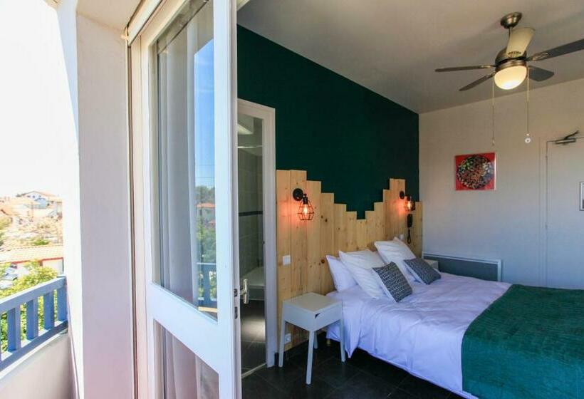 バルコニー付きスタンダードルーム, Hôtel La Baïne