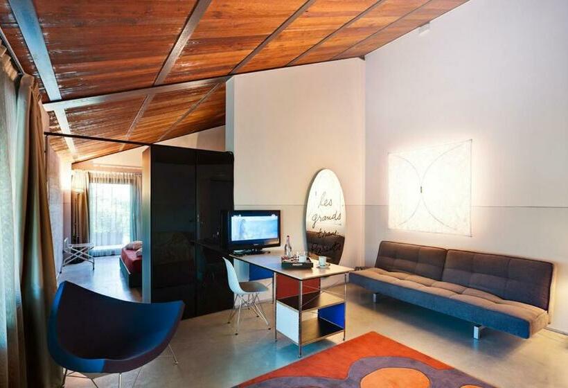 جناح مزوَّد بشرفة, Il Tesoro Living Resort