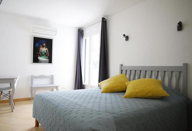 Comfort room with terrace, Le Fangassier