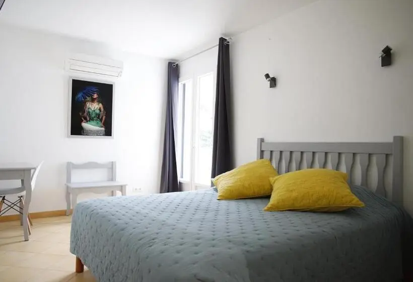 Comfort room with terrace, Le Fangassier