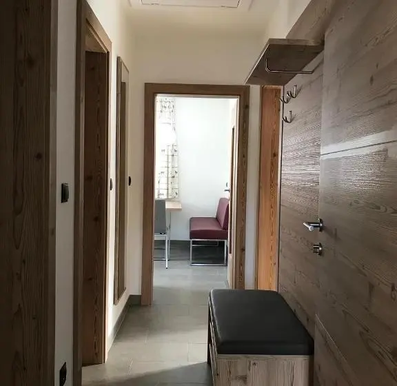 Huoneisto 1 Makuuhuone Näkymä, Schoenblick