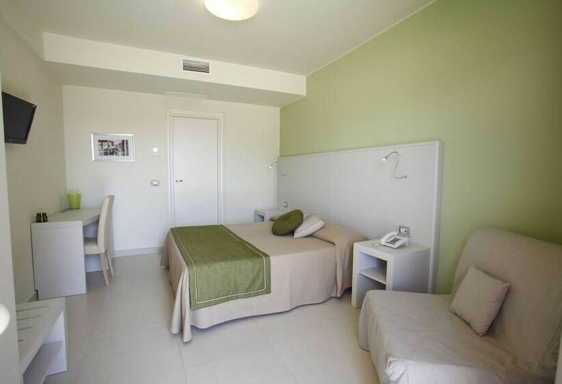 标准间, Valeria Del Mar