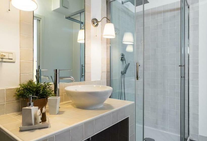 Standart Oda, Villa Borgo Duino