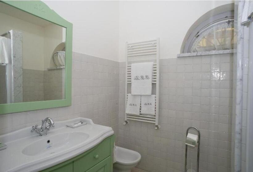 חדר סטנדרט לשלושה, Liù B&b