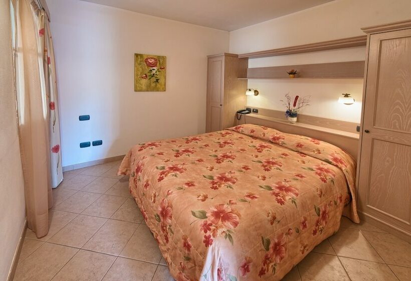 Студия Стандарт, Il Villaggio Di Giuele