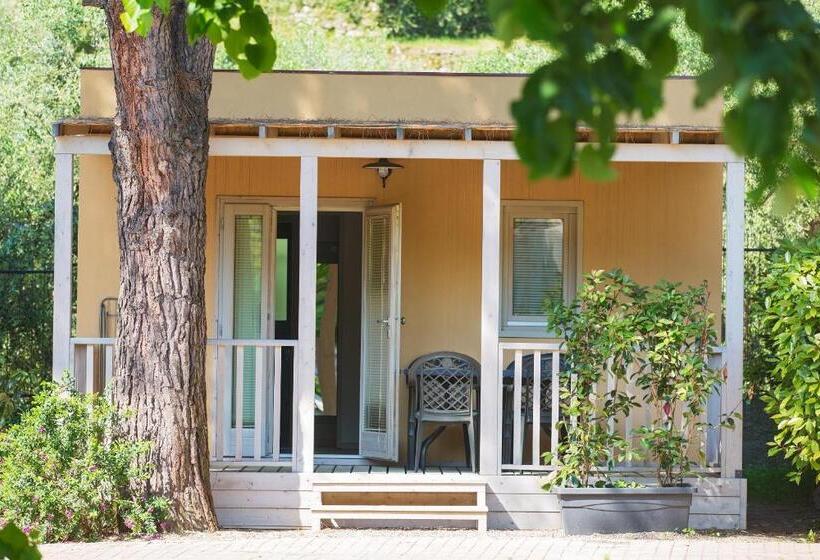 Бунгало Стандарт, Il Villaggio Di Giuele