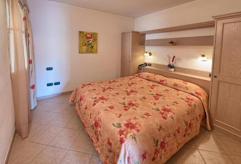 스탠다드 방갈로, Il Villaggio Di Giuele