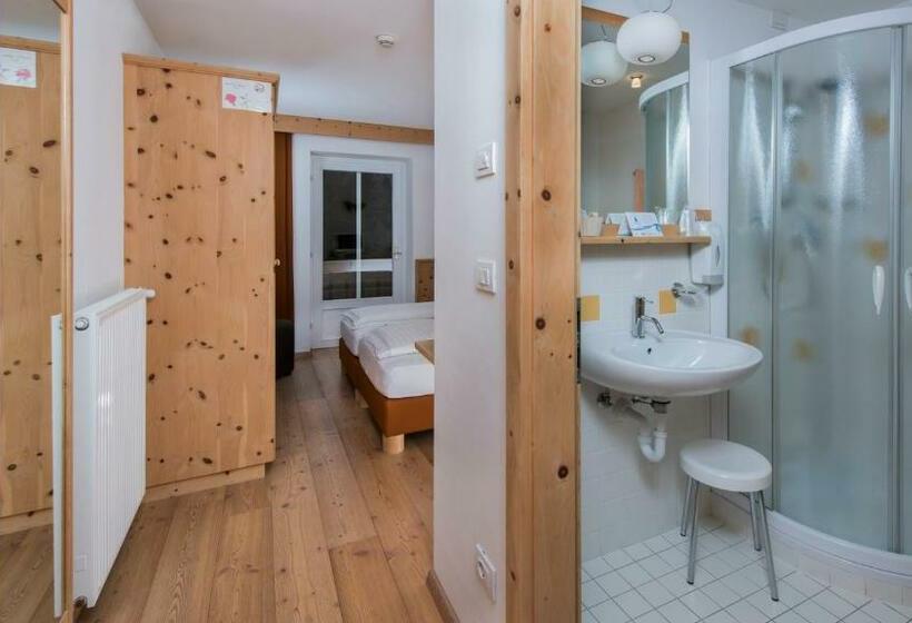 غرفة قياسية, Small & Lovely Hotel Zaluna