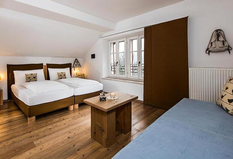 غرفة عائلية مطلّة علي الجبل, Small & Lovely Hotel Zaluna