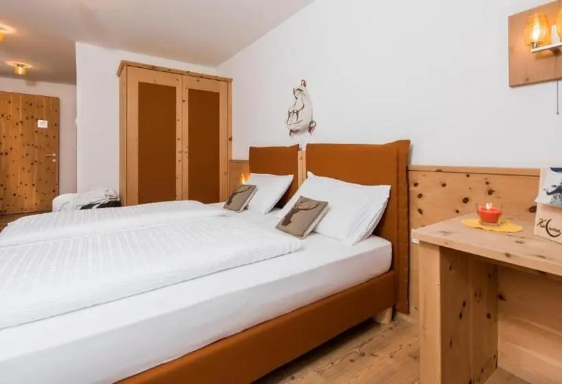 コンフォートルーム, Small & Lovely Hotel Zaluna