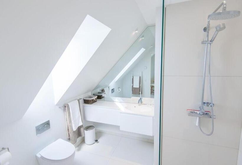 חדר דלוקס, Kunstart20