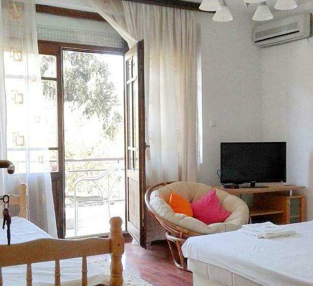 اتاق استاندارد سه تخته با سرویس بهداشتی مشترک, Hostel Nina Mostar