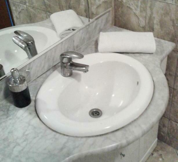 اتاق استاندارد چهارنفره با سرویس بهداشتی مشترک, Hostel Nina Mostar