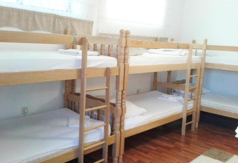 تختخواب در اتاق مشترک, Hostel Nina Mostar