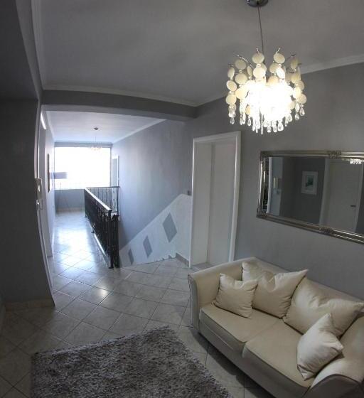 اتاق استاندارد با سرویس بهداشتی مشترک, Hostel Nina Mostar