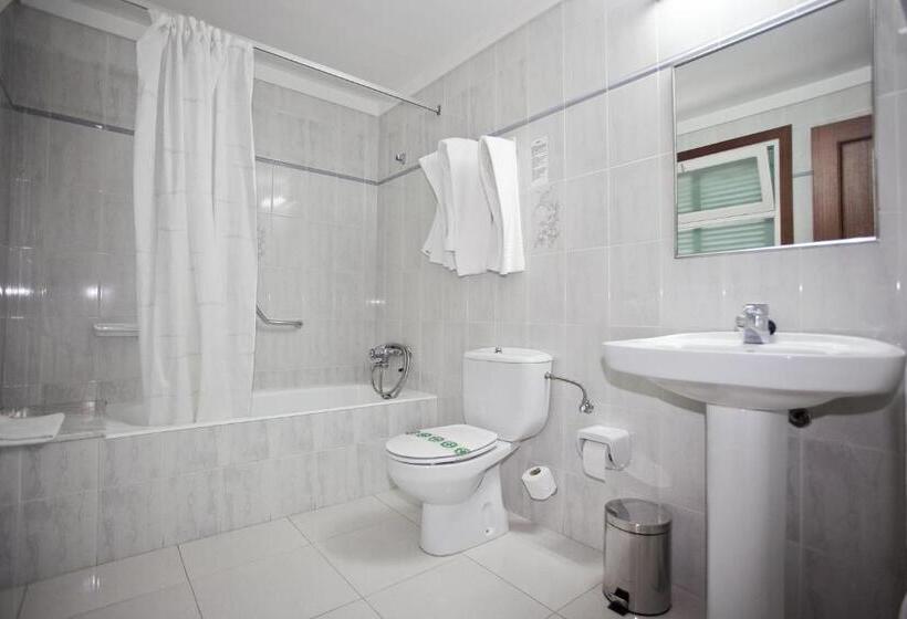 스탠다드 트리플 룸, Beri