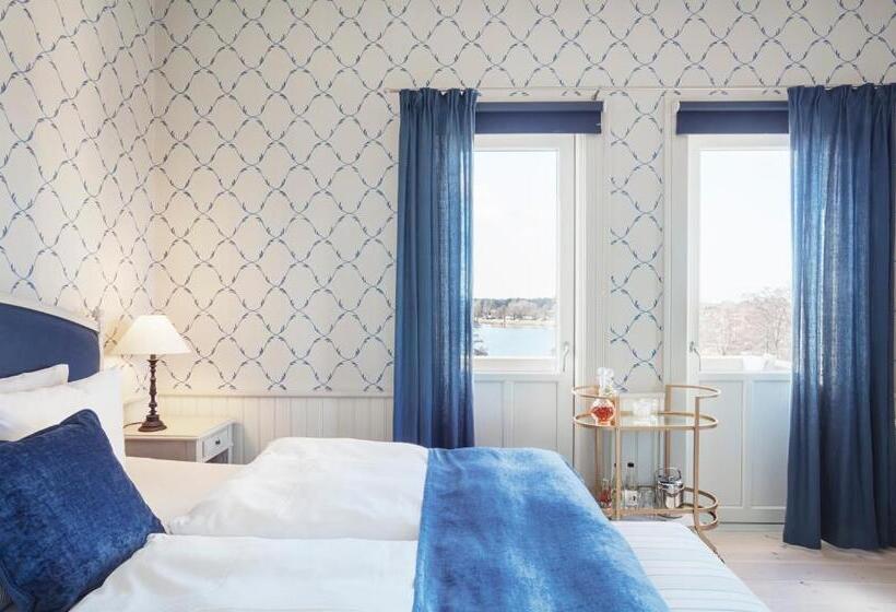 اتاق لوکس با بالکن و چشمانداز دریا, Bretagne