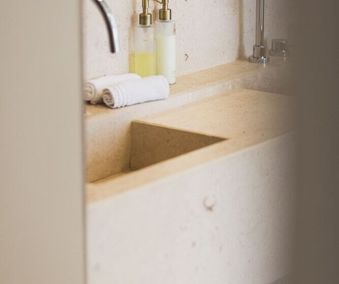 غرفة قياسية, Chateau De Razay