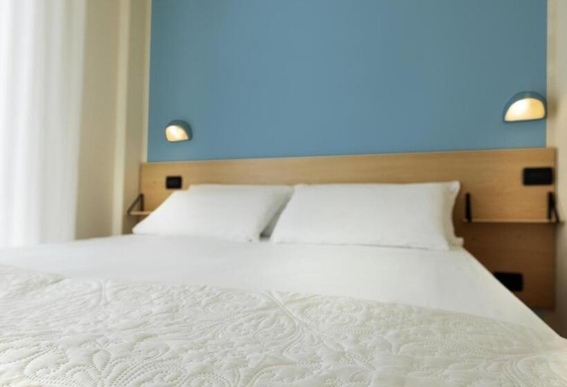 Классический Номер Вид на Море, Constellation