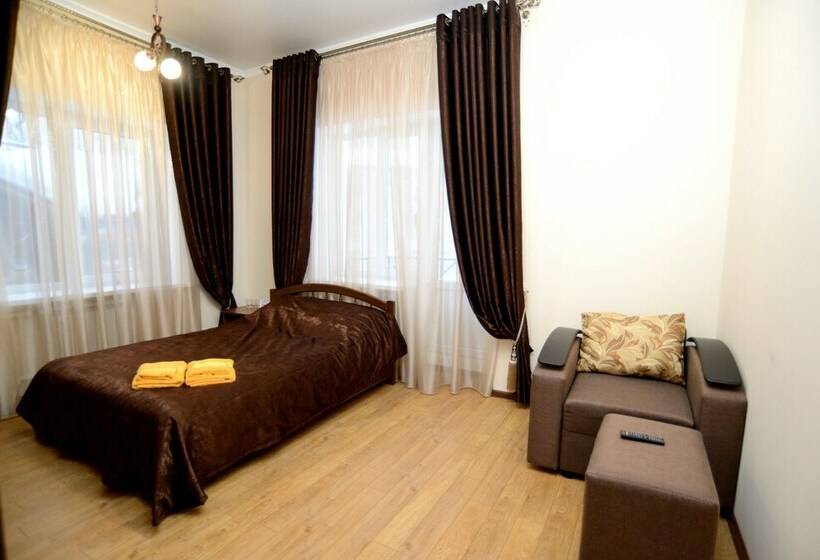 スタンダードルーム, Gold Star