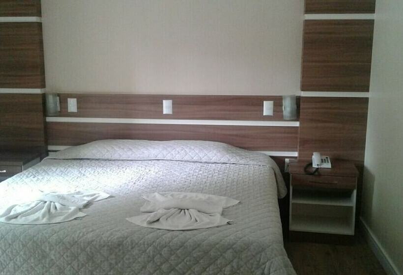 חדר סטנדרט, Kirst