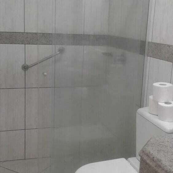 חדר סטנדרט, Kirst