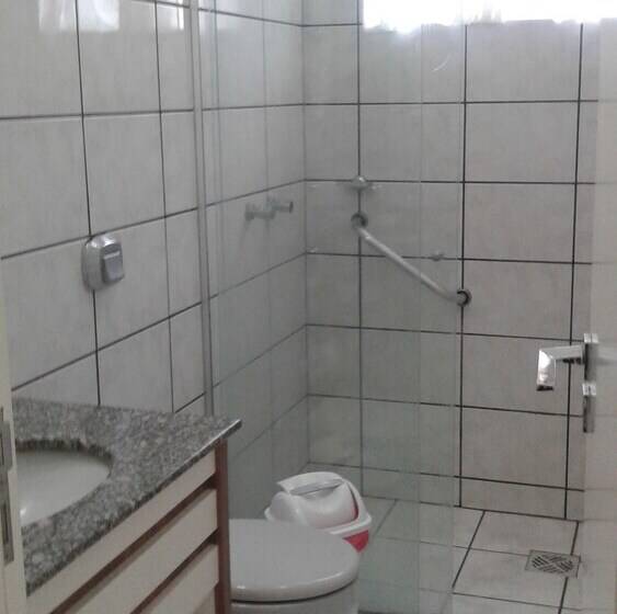 חדר סטנדרט, Kirst